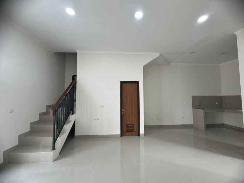 rumah mewah 2 lantai paling murah dekat toll pamulang