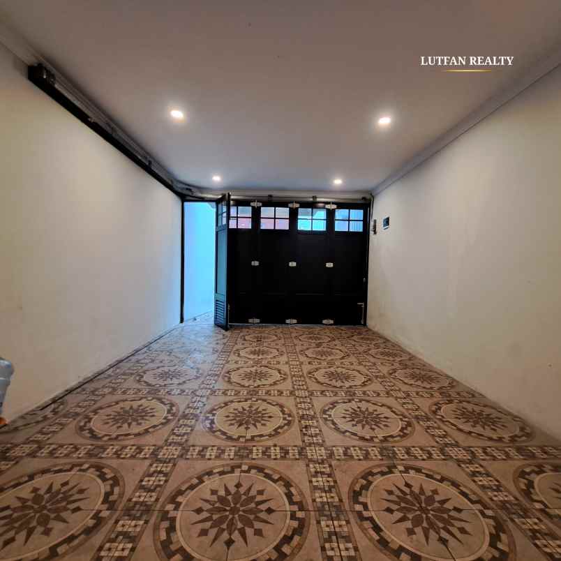 rumah mewah jagakarsa non cluster