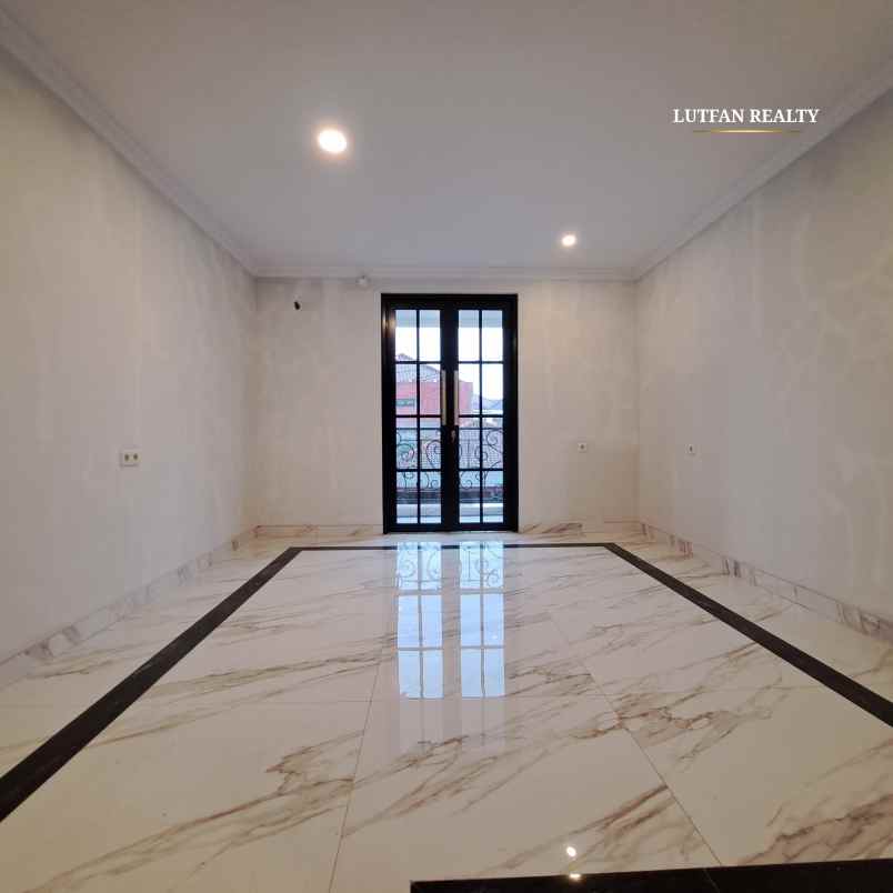 rumah mewah jagakarsa non cluster