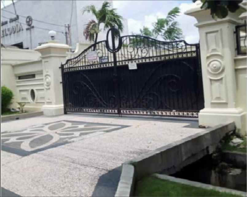 rumah mewah lokasi jemursari surabaya siap huni