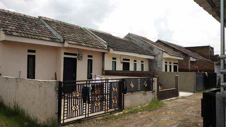 rumah mewah minimalis di katapang