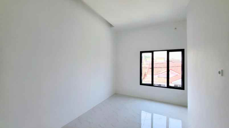 rumah minimalis 2 lantai siap huni di harapan indah