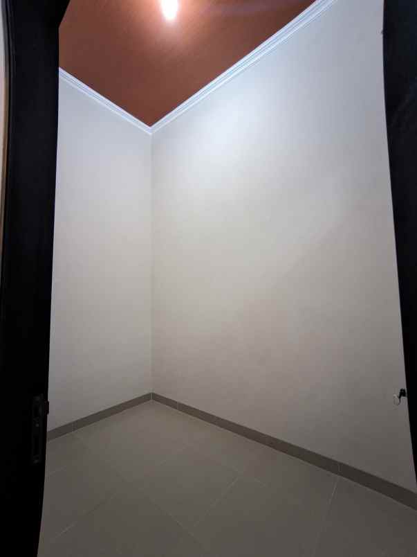 rumah minimalis bangunan baru di bekasi timur regency