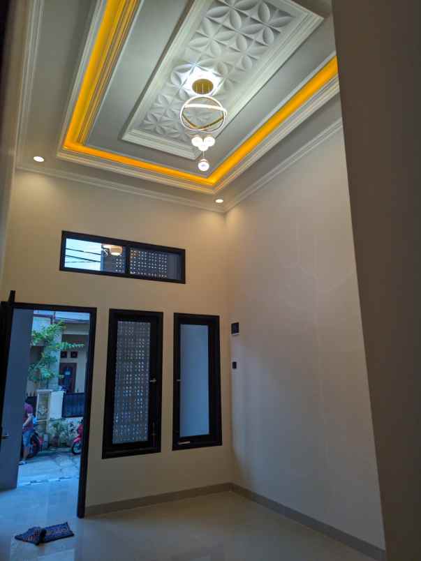 rumah minimalis bangunan baru di bekasi timur regency