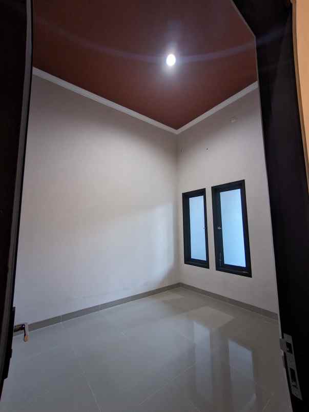 rumah minimalis bangunan baru di bekasi timur regency