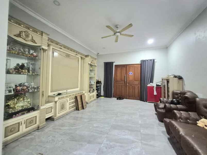 rumah minimalis daerah rungkut nego sampe deal