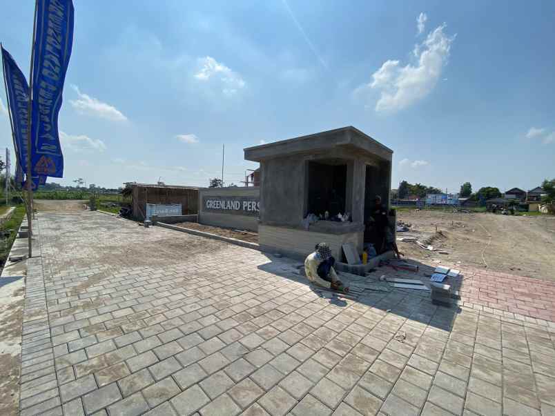 rumah modern 300 jutaaan belakang candi prambanan