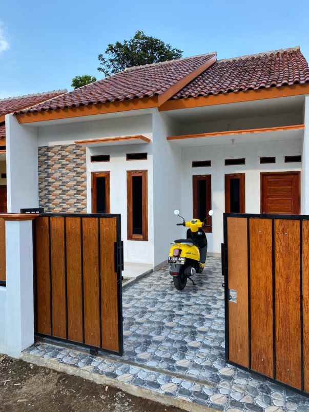 rumah modern paling murah dekat stasiun