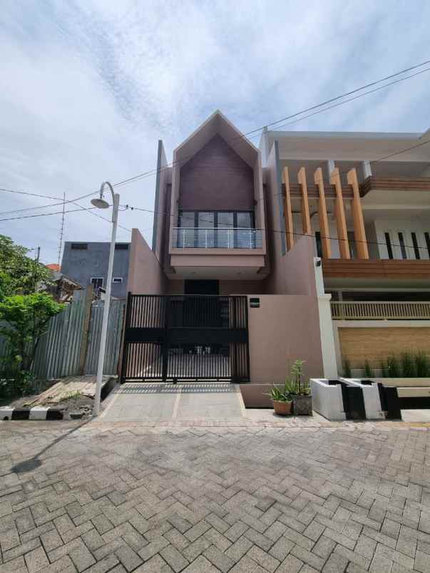 rumah mulyosari tengah new minimalis row 2 mobil
