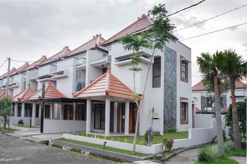 rumah nuansa bali 2 lantai di kota bandung