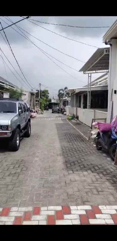 rumah oper kredit murah siap huni menganti gresik