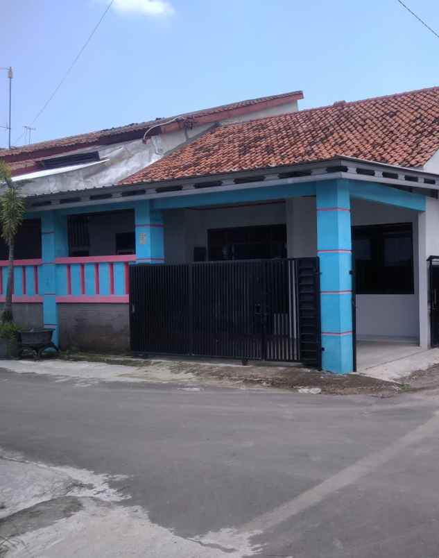 rumah perum strategis dan siap huni