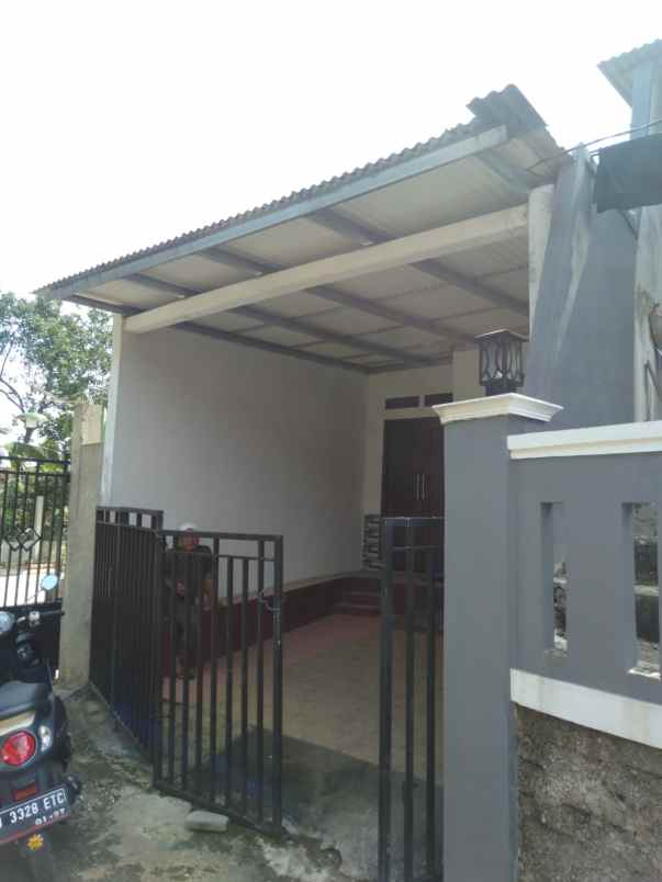 rumah ready akses mobil tersedia carport harga cash