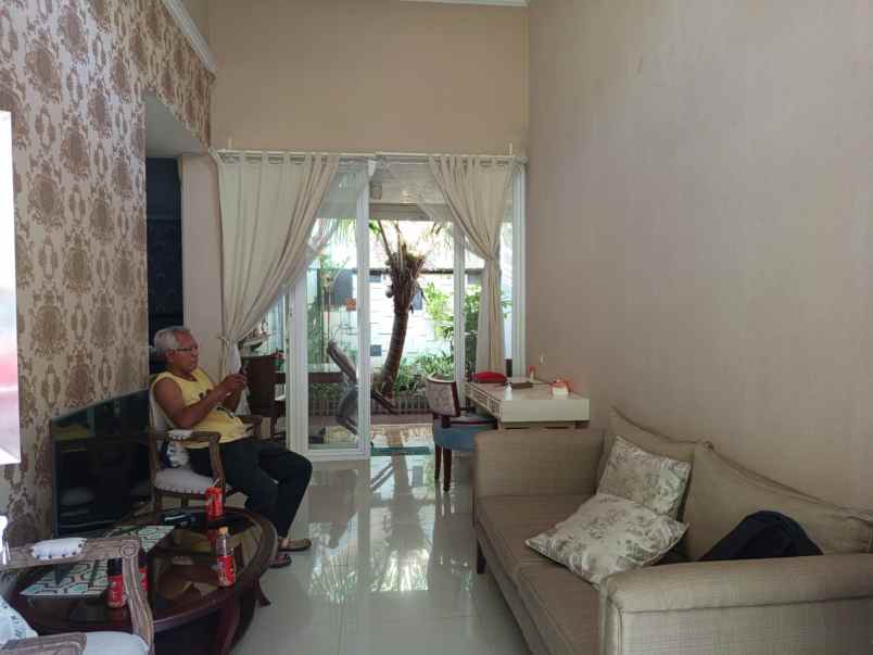 rumah rp1 5 m di kompleks elit ada waterpark