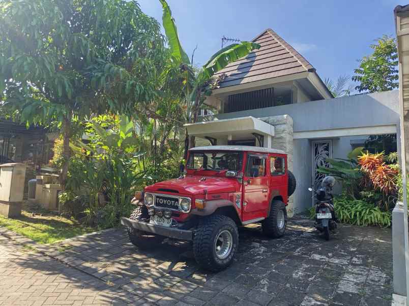 rumah rp1 5 m di kompleks elit ada waterpark