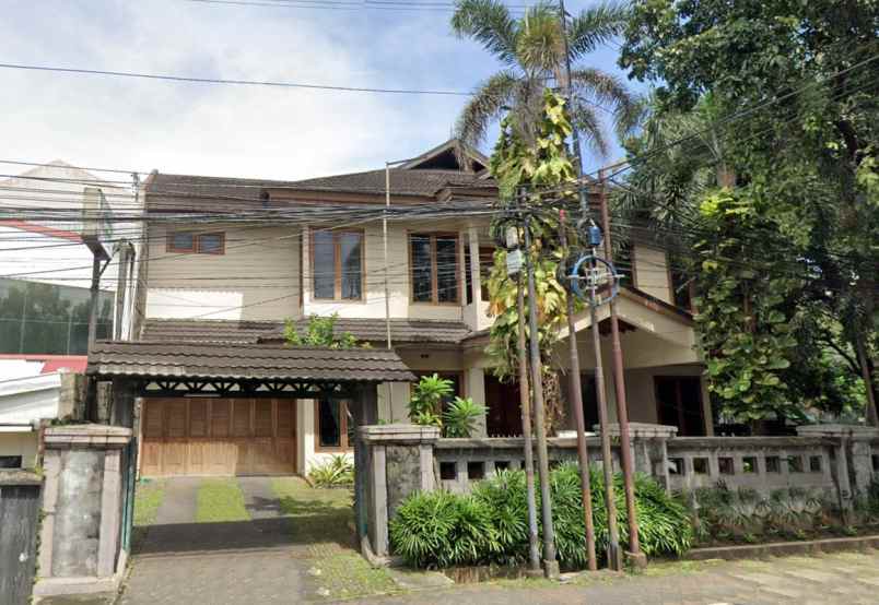 rumah sangat mewah hook di kramat pela jakarta selatan