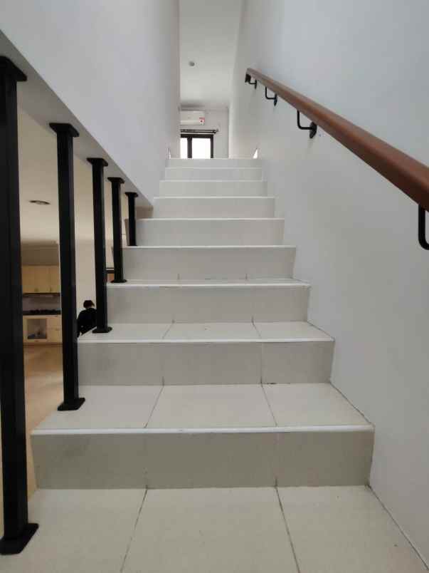 rumah second dalam komplek perumahan di ciracas jaktim