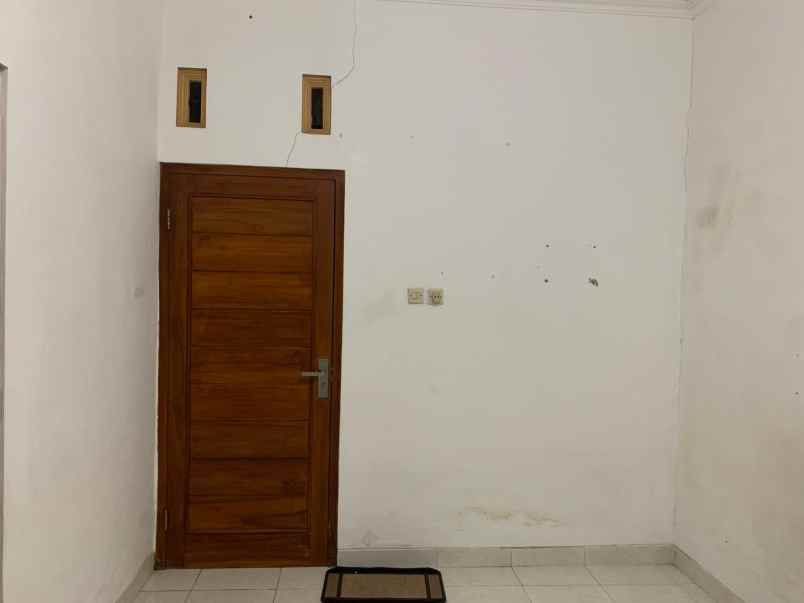 rumah second jalan lebar siap huni ada kanopi