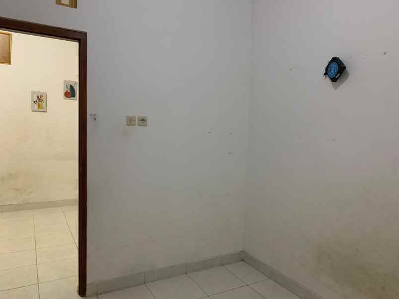 rumah second jalan lebar siap huni ada kanopi