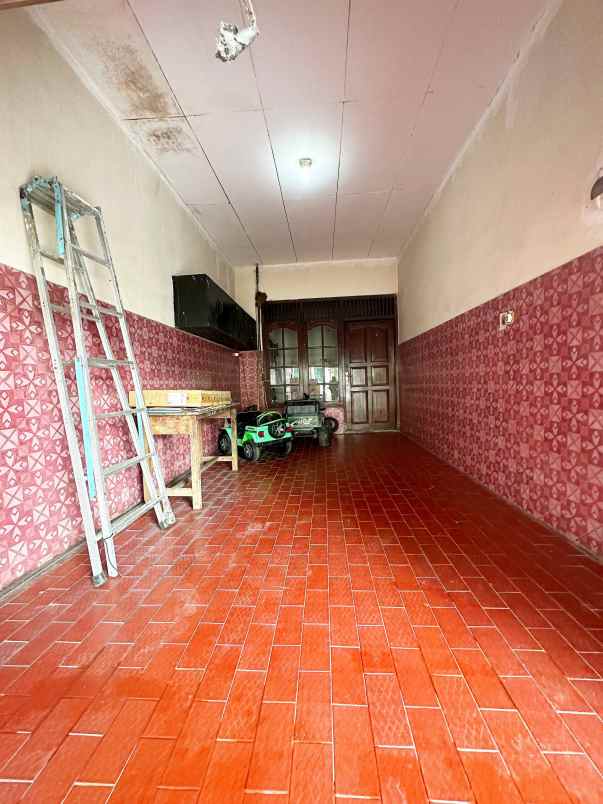 rumah second luas strategis di pulomas jakarta timur