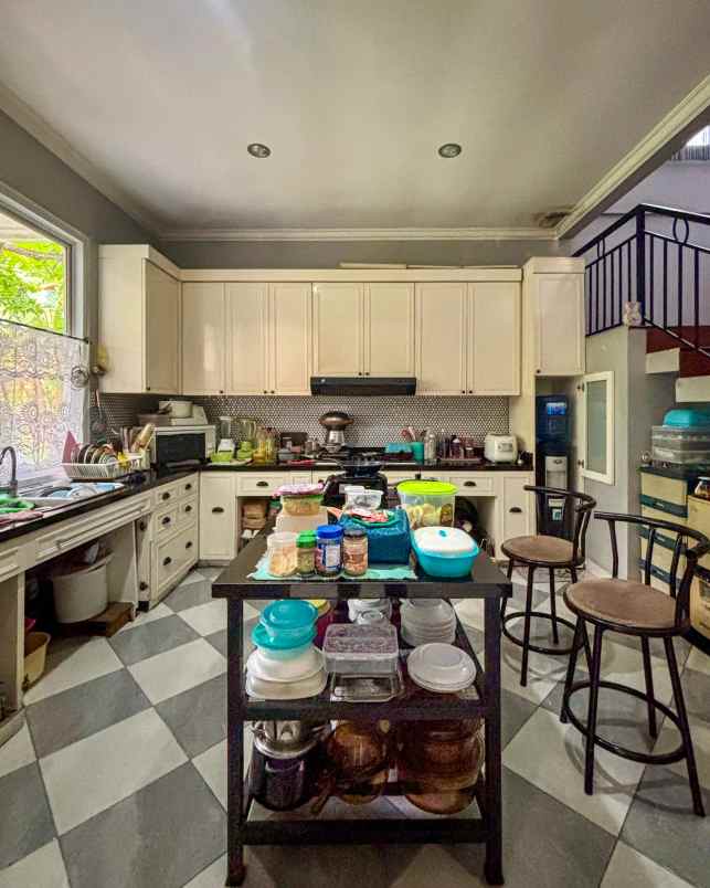 rumah second terawat siap huni di nusaloka bsd