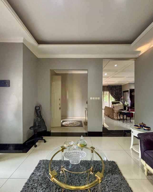 rumah second terawat siap huni di nusaloka bsd