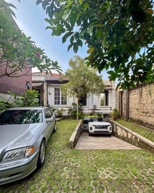 rumah second terawat siap huni di nusaloka bsd