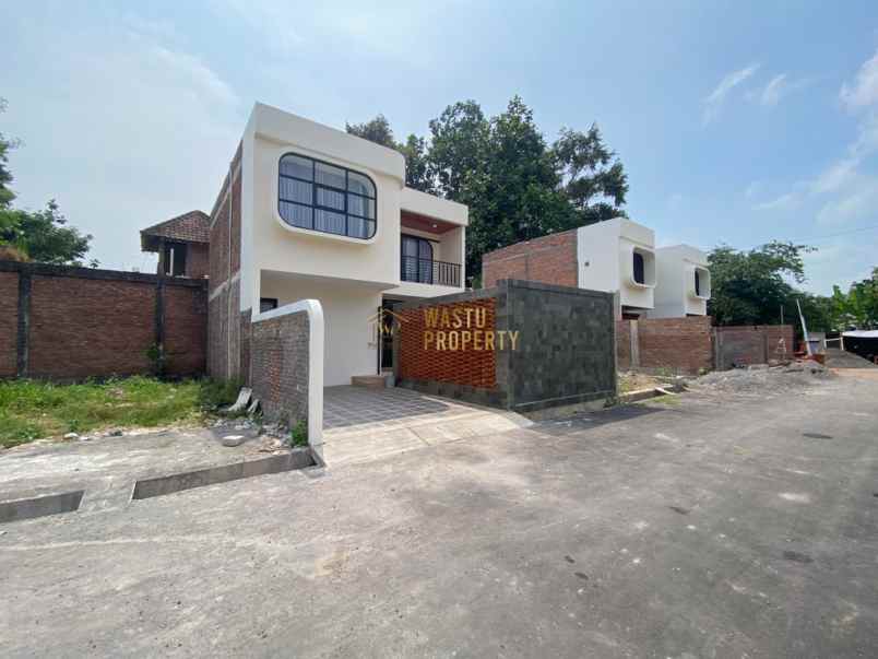 rumah semi villa di maguwoharjo sleman shm