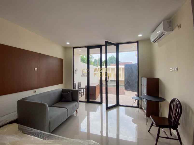 rumah semi villa di maguwoharjo sleman shm