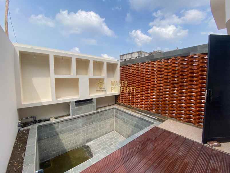 rumah siap huni 2 lantai dalam cluster di maguwoharjo