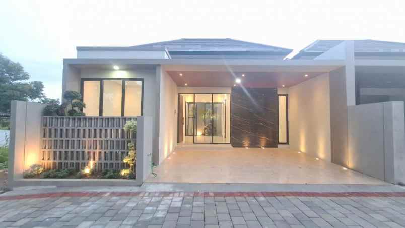 rumah siap huni dekat ring road maguwoharjo