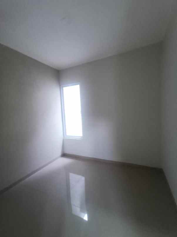 rumah siap huni posisi hook di villa dago pamulang