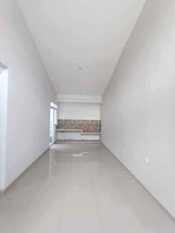 rumah siap huni posisi hook di villa dago pamulang