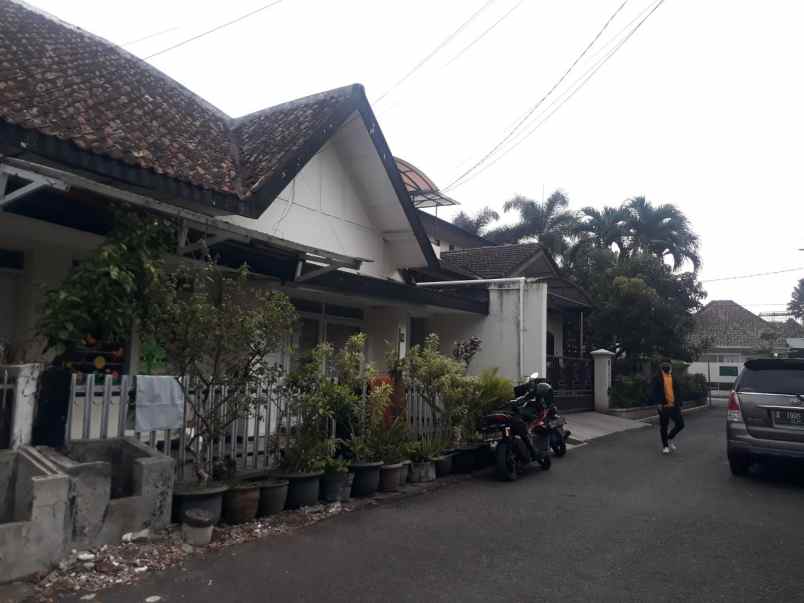 rumah terawat sayap riau bandung