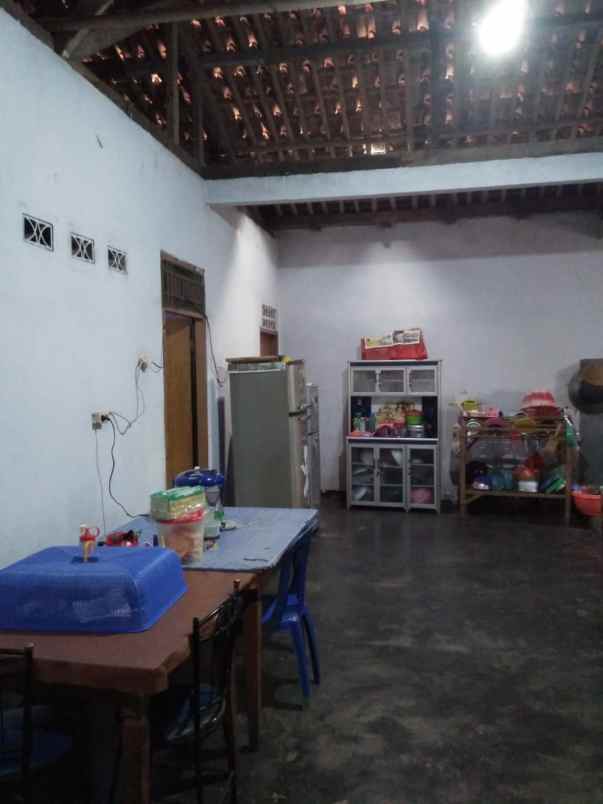 rumah tua hitung tanah di cirarab legok tangerang