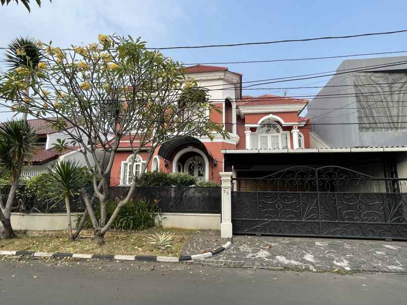 rumah unik dan strategis lokasi aman bikin nyamannn