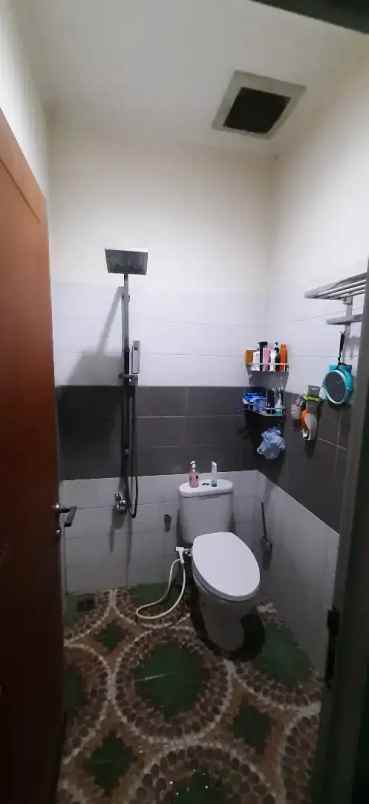 rumah very nyaman di kavling agraria duren sawit