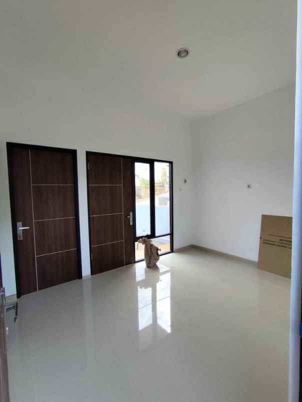 rumah villa 1 lantai lokasi dekat museum angkut batu