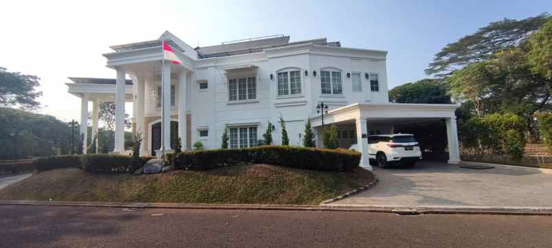 rumah white house di alam sutera