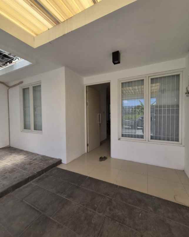 rumah wiguna tengah strategis siap huni