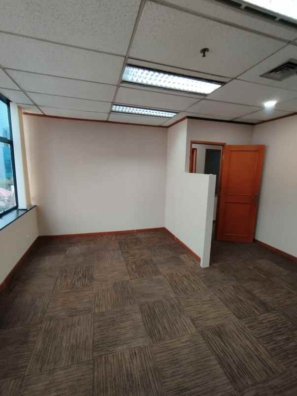 sewa kantor partisi area thamrin dekat mrt