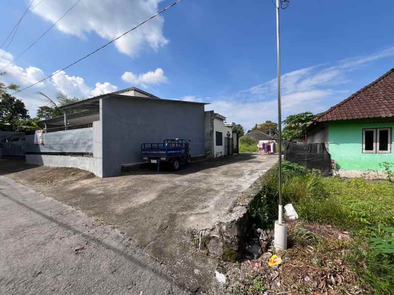 tanah 211 m dekat kampus uii