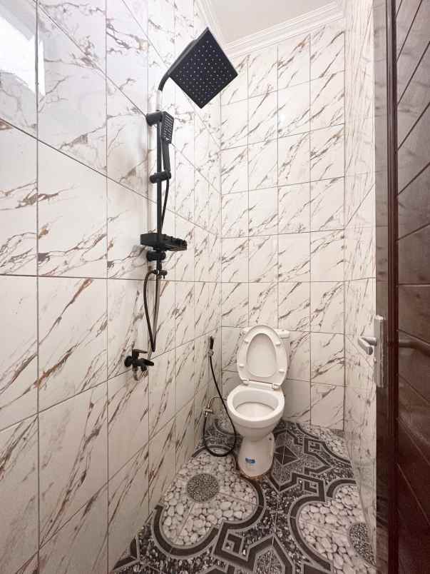 townhouse 3 lantai dengan rooftop di batu ampar