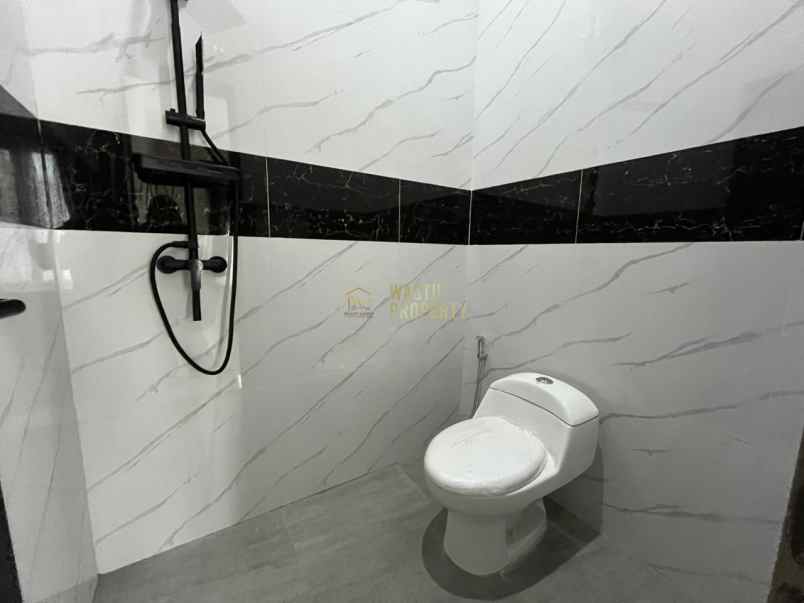 villa design klasik tanah luas di jalan besi jangkang