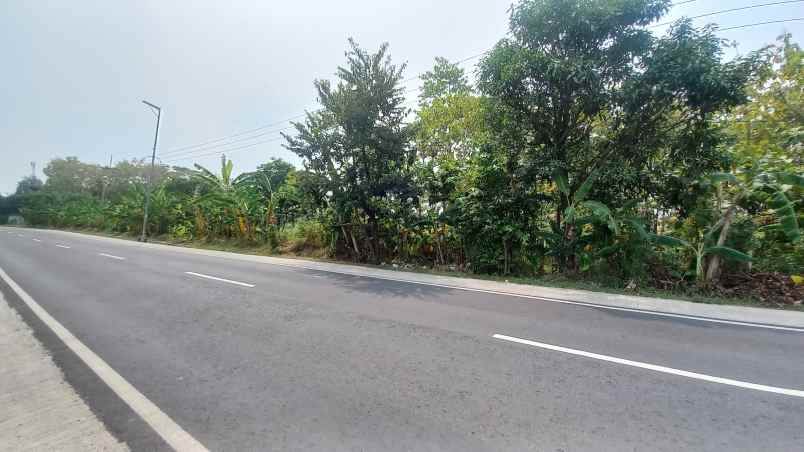 5 menit dari gerbang tol ujung jaya