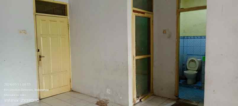 benowo rumah lama butuh renovasi dekat food juction