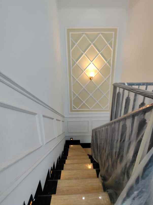 brand new house modern classic di jagakarsa jaksel