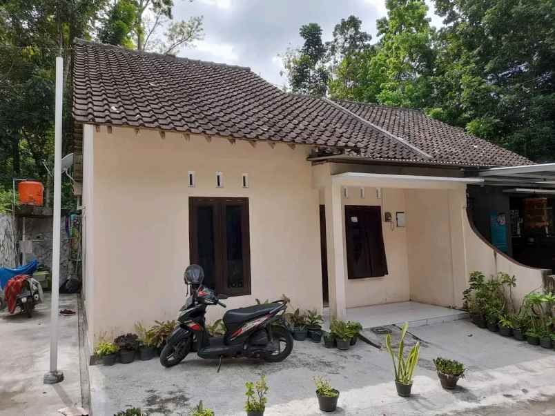 butuh uang rumah minimalis 10 menit kampus umy jogja