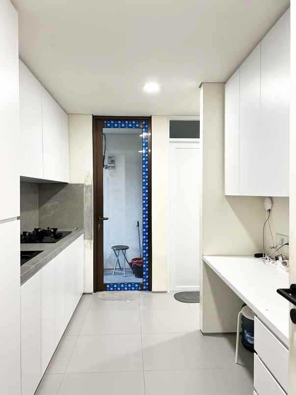 dekat mrt fatmawati rumah 3lt cinere estate siap huni