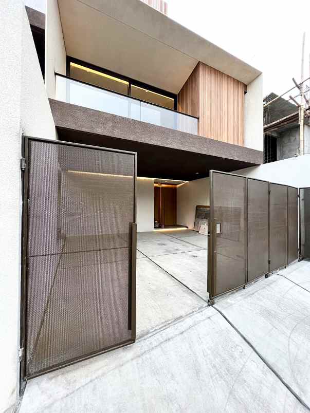 dekat mrt fatmawati rumah 3lt cinere estate siap huni